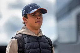 Nyck de Vries ontmoet oud-teamgenoot bij ePrix van Tokyo