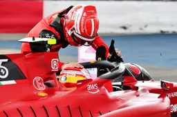 Van der Garde denkt dat Ferrari de druk voelt: 'Vooral bij Leclerc fouten'