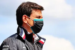 Wolff kiest geen kant na crash van Russell en Bottas: 'Dit is Renault Clio Cup'