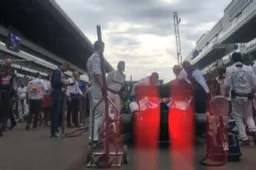 Regendruppels gearriveerd op de grid in Rusland!