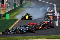 Ricciardo "didn't intend to go on the grass" at start of Australian GP