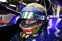 Hartley over mogelijk vertrek: "Ik ben verbaasd want ik heb gewoon een contract"