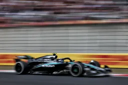 Wolff onthult verborgen schade aan Antonelli's Mercedes