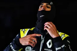 Daniel Ricciardo on Sebastian Vettel: "There's pressure on him from the young guy"