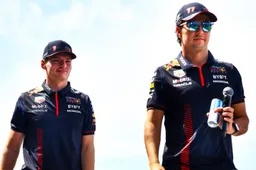 Verstappen zet de toon in jaar van de waarheid voor Perez