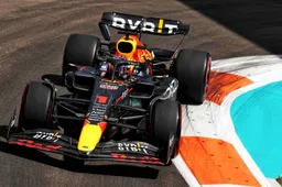 Verstappen baalt van problemen: "Dit is een extreem pijnlijke dag"