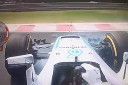 Video:Hamilton crasht tijdens VT2