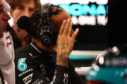 Diretor técnico diz que Mercedes tem "problemas fundamentais" no W15