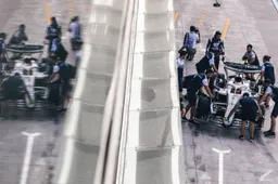 Tsunoda e De Vries testam pneus de chuva da Pirelli neste fim de semana