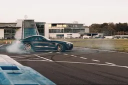 Dik! Mercedes geeft fan de ultieme rijervaring!