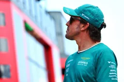 Iconische boardradio van Alonso in Hongarije: 'Veel succes!'