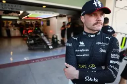 Mídia britânica censura fotos do calendário de Bottas