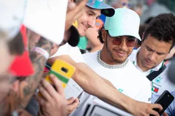Hamilton maakte zich zorgen in het begin: “Hij was de 2.0 versie van zichzelf”