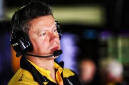 Renault F1 topman Budkowski: “Je kan niet zeggen dat Mercedes de sport kapotmaakt”