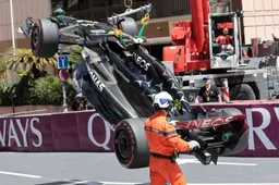 Wolff bromea tras el accidente: "El de la grúa es del Circo del Sol"