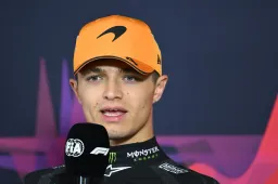 Norris ve la receta secreta de Sainz: '¡Me van a extirpar el apéndice!'