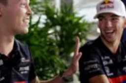 Toro Rosso drivers battle it out... by signing autographs!