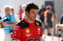 Sainz: "Natürlich sind Verstappen und Red Bull die klaren Favoriten für '24'.