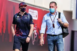 Jos Verstappen emotioneel na wereldtitel Max: 'Dit is enorme gekte'