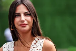 La novia de Verstappen recibe amenazas de muerte tras sus declaraciones políticas