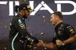 Horner doet uit de doeken: 'Kamp Hamilton benaderde Red Bull dit jaar'