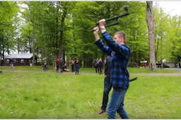 Ook Albon en Kvyat op cursus bijlwerpen...