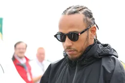 Hamilton parle du moment le plus traumatisant de sa vie : " Mon père ne me laissait jamais pleurer ".