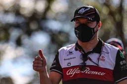 Bottas niet blij met Stroll: "Niet de manier waarop je hoort te racen"