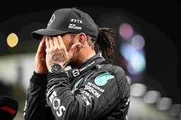 Stelling | Hamilton had minimaal één gridstraf moeten krijgen