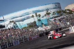 Dit weekend IndyCar op Long Beach. Herbeleef de mooiste inhaalactie van 2018