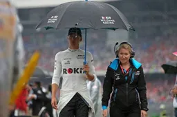 Claire Williams to Mercedes: "George Russell is going nowhere"
