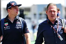 Verstappen ziet ook vader Jos winnen: ‘Hij steekt er veel tijd in’