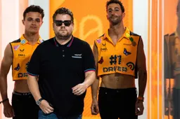 F1 Social Stint | Ricciardo and Norris appear in hilarious outfits