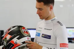 Vandoorne reveals difference between Mercedes and McLaren
