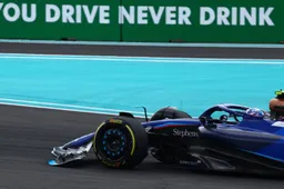 Wolff quer que Schumacher substitua Sargeant na Williams