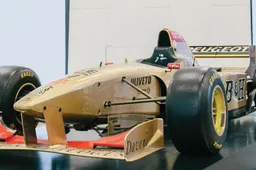 Koop dan: Brundle's 1996-Jordan met V10 van Peugeot gaat onder de hamer!