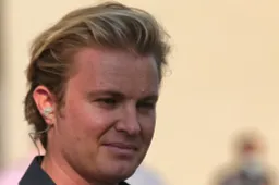 Rosberg zit vol verbazing: 'Het is niet te geloven'