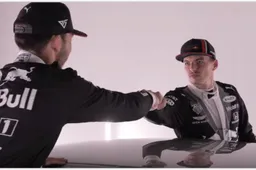 KIJKEN Enerverend weekend op Silverstone vastgelegd door camera's Red Bull!