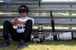Russell distances himself from potential Mercedes seat