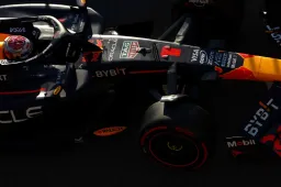 Verstappen toch weer op pole, maar verschil met Ferrari is klein
