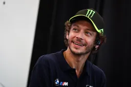 Motorsport-Legende Rossi erinnert sich an Hamilton-Geschichte: "Er hat mit mir geschimpft!