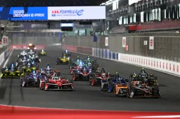 Choque da FIA: Piloto da FE se safa de reclamação, mas Verstappen é punido