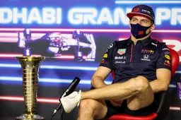 Verstappen doesn't think about a crash with Hamilton: 'The media starts with that'
