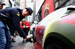 Verstappen en Ricciardo customizen hun Aston Martin DB11