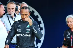 Britse media geschokt door juichende Verstappen-fans na crash Hamilton