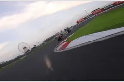 Duizelingwekkende onboard-beelden van Yamaha R1 op Suzuka