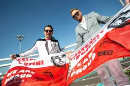 Robert Kubica lacht om Vettel: ''Sebastian is zelf ook niet zo jong meer''