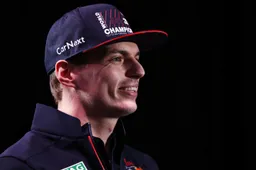 Dit is de eerste reactie van Verstappen op de RB18!