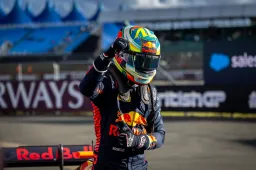 Red Bull-junior Lindblad in actie namens Racing Bulls in Imola
