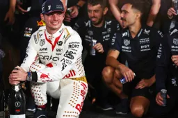 Nederlandse media: 'Gecorrigeerde Verstappen bewijst F1 alsnog een dienst'